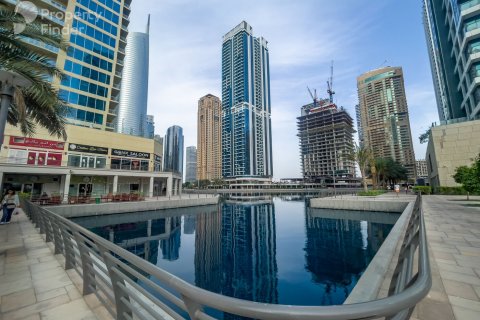 Apartment in Jumeirah Lake Towers, Dubai 2 bedrooms, 107.58 sq.m. № 52936 - photo 2