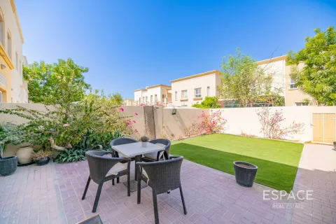 Villa in Springs 2, The Springs, Dubai 2 bedrooms, 153 sq.m. № 62125 - photo 11