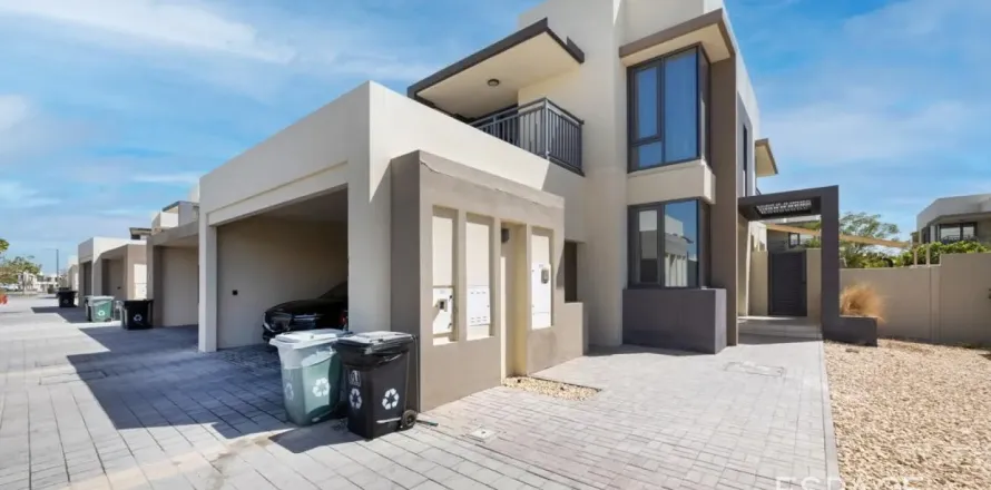 Adosado en Dubai Hills Estate, Dubai, 5 dormitorios, 303 m², № 62120