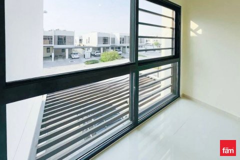 Таунхаус в Дубае, 3 спальни, 174.8м², № 111756