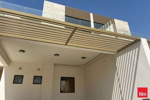 Villa in Dubai 4 bedrooms, 187.2 sq.m. № 111441 - photo 2