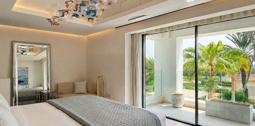 Villa à Jumeirah Islands, Dubai, 7 chambres, 987.3 m², № 139482