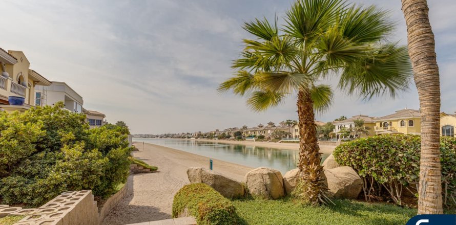 Villa en Canal Cove Villas, Palm Jumeirah, Dubai, 3 dormitorios, 353 m², № 88523
