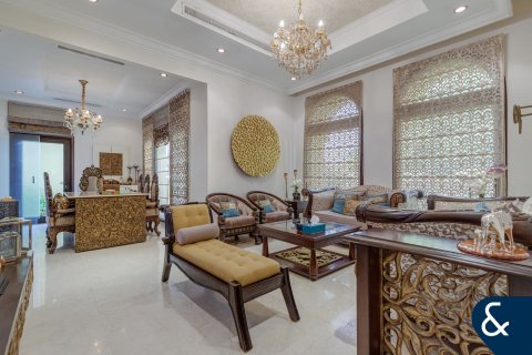 Villa en Canal Cove Villas, Palm Jumeirah, Dubai, 3 dormitorios, 353 m², № 88523 - foto 3