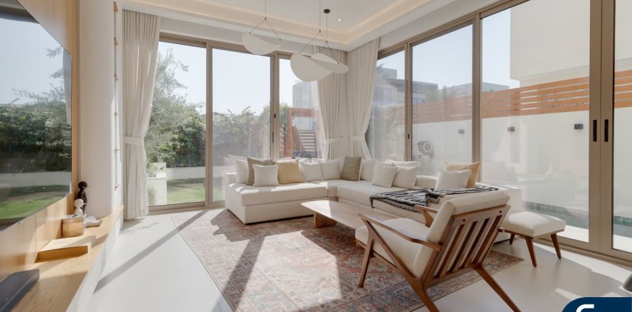 Adosado en Al Furjan, Dubai, 4 dormitorios, 302 m², № 88522