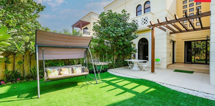 Вилла в Дубае, 4 спальни, 573.7м², № 76940