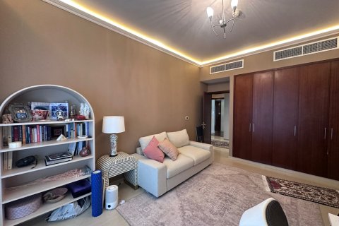 Townhouse in Jumeirah Islands, Dubai 4 bedrooms, 312 sq.m. № 105695 - photo 12