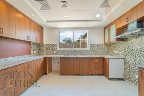 Villa en Mudon, Dubai, 5 dormitorios, 917 m², № 60940 - foto 3