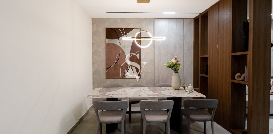 Квартира в Dubai Land, Дубай, 2 спальни, 141м², № 109054
