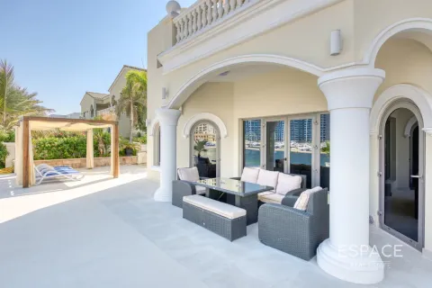 Villa in Palm Jumeirah, Dubai 4 bedrooms, 465 sq.m. № 61794 - photo 13