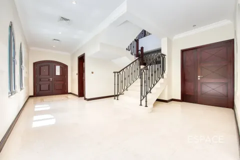 Villa in Palm Jumeirah, Dubai 4 bedrooms, 465 sq.m. № 61794 - photo 7