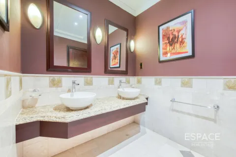 Villa in Palm Jumeirah, Dubai 4 bedrooms, 465 sq.m. № 61794 - photo 9