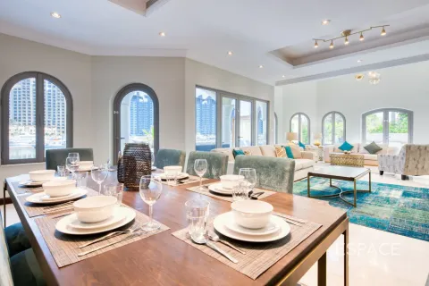 Villa in Palm Jumeirah, Dubai 4 bedrooms, 465 sq.m. № 61794 - photo 11