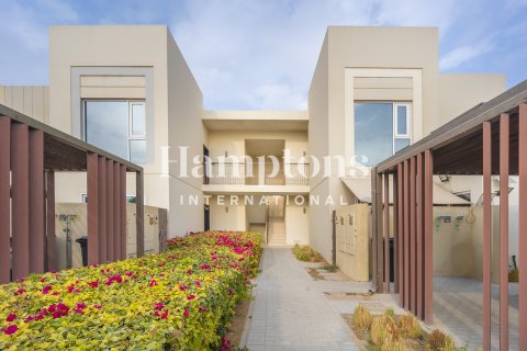 Снять в аренду квартиру в Dubai South (Dubai World Central), Дубай: 3 спальни, 199.91982376м², № 90070 - фото 4