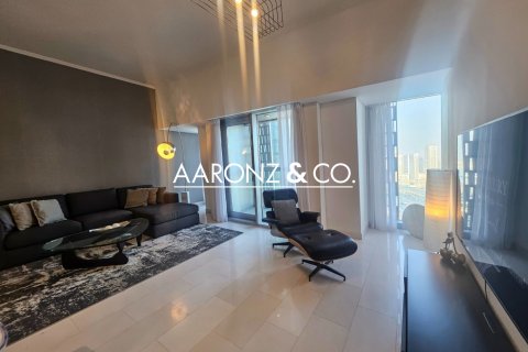 Apartment in Cayan Tower, Dubai Marina, Dubai 2 bedrooms, 142 sq.m. № 103306