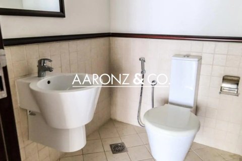 Office in Jumeirah Lake Towers, Dubai 113 sq.m. № 103308 - photo 9