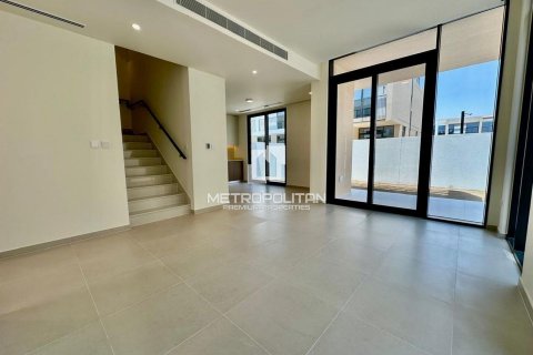 Купить таунхаус в EMAAR South, Dubai South (Dubai World Central), Дубай: 4 спальни, 210м², № 73844 - фото 1