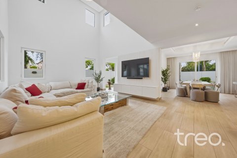 Villa en Rasha, Arabian Ranches 2, Dubai, 5 dormitorios, 498.7 m², № 124662 - foto 2