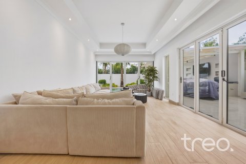 Villa en Rasha, Arabian Ranches 2, Dubai, 5 dormitorios, 498.7 m², № 124662 - foto 14