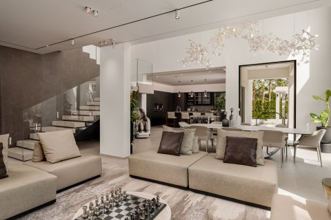 Villa in Jumeirah Islands, Dubai 3 bedrooms, 817.64 sq.m. № 136458
