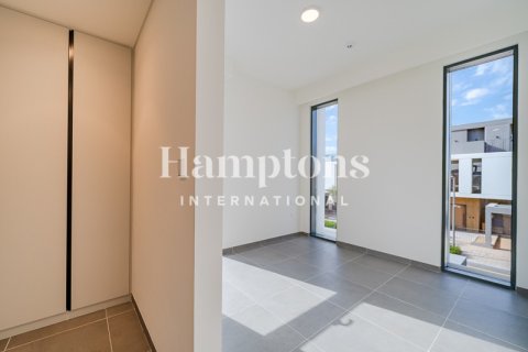 Villa en Arabian Ranches 3, Dubai, 5 dormitorios, 420.01446300 m², № 63189 - foto 12