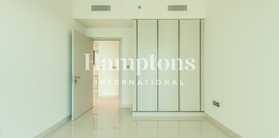 Apartment in Dubai Harbour, Dubai 1 bedroom, 67.6798 sq.m. № 63181