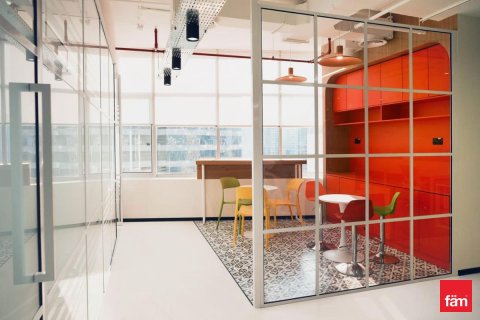 Oficina en Dubai, 163.7 m², № 69721 - foto 1
