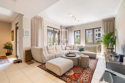 Apartamento en Old Town, Dubai, 3 dormitorios, 190 m², № 64785 - foto 1