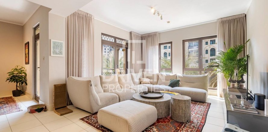 Apartamento en Old Town, Dubai, 3 dormitorios, 190 m², № 64785