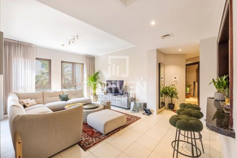 Apartamento en Old Town, Dubai, 3 dormitorios, 190 m², № 64785 - foto 4