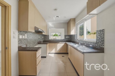 Villa à Dubai, 3 chambres, 241.55 m², № 119461 - photo 7