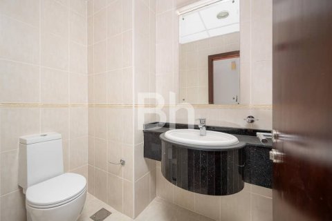 Apartment in Dubai Marina, Dubai 2 bedrooms, 124 sq.m. № 21674 - photo 12