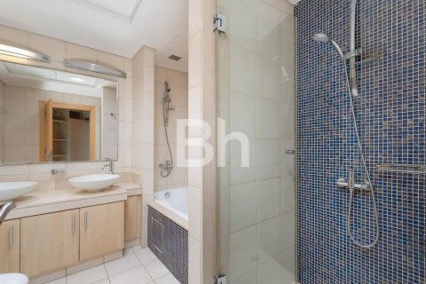 Снять в аренду квартиру в Пальме Джумейре, Дубай: 2 спальни, 144м², № 21675 - фото 9