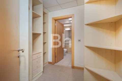Снять в аренду квартиру в Пальме Джумейре, Дубай: 2 спальни, 144м², № 21675 - фото 5