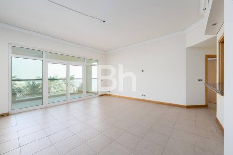 Снять в аренду квартиру в Пальме Джумейре, Дубай: 2 спальни, 144м², № 21675 - фото 1