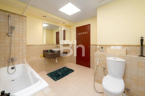Apartment in Jumeirah Beach Residence, Dubai 4 bedrooms, 256 sq.m. № 21672 - photo 28