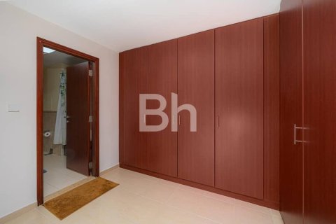 Apartment in Jumeirah Beach Residence, Dubai 4 bedrooms, 256 sq.m. № 21672 - photo 2