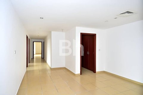 Apartment in Jumeirah Beach Residence, Dubai 4 bedrooms, 256 sq.m. № 21672 - photo 17