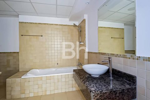Apartment in Jumeirah Beach Residence, Dubai 4 bedrooms, 256 sq.m. № 21672 - photo 22