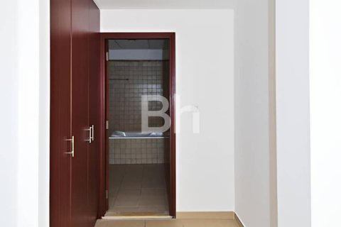 Apartment in Jumeirah Beach Residence, Dubai 4 bedrooms, 256 sq.m. № 21672 - photo 18