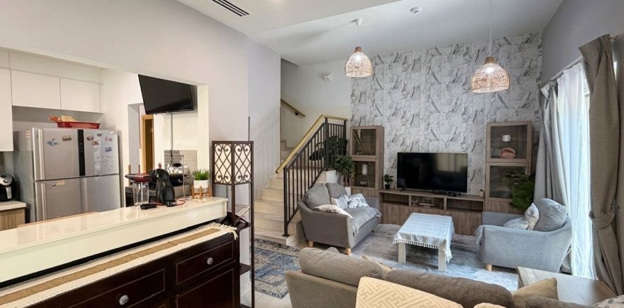 Adosado en Dubai, 4 dormitorios, 230 m², № 141512