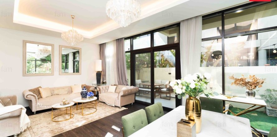 Таунхаус в Дубае, 3 спальни, 253.3м², № 24508