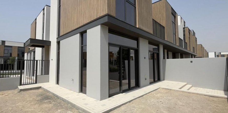 Таунхаус в Дубае, 4 спальни, 269.9м², № 55585