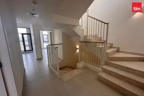 Townhouse in Dubai 5 bedrooms, 323.6 sq.m. № 124504 - photo 2