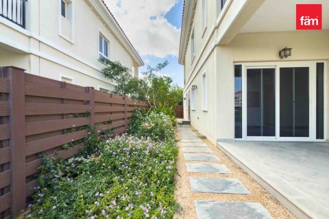 Купить виллу в Дубае: 4 спальни, 386м², № 90466 - фото 24