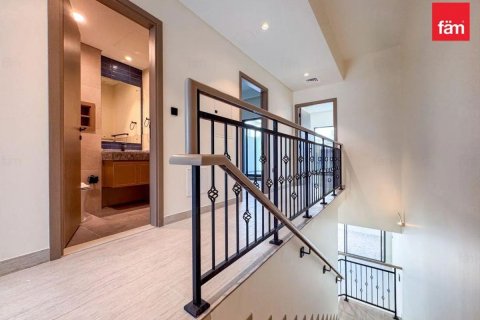 Снять в аренду таунхаус в Дубае: 5 спален, 298.8м², № 90458 - фото 7