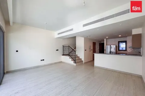 Снять в аренду таунхаус в Дубае: 5 спален, 298.8м², № 90458 - фото 2