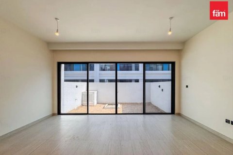 Снять в аренду таунхаус в Дубае: 5 спален, 298.8м², № 90458 - фото 4