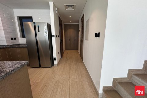 Снять в аренду виллу в Дубае: 4 спальни, 144м², № 90460 - фото 7