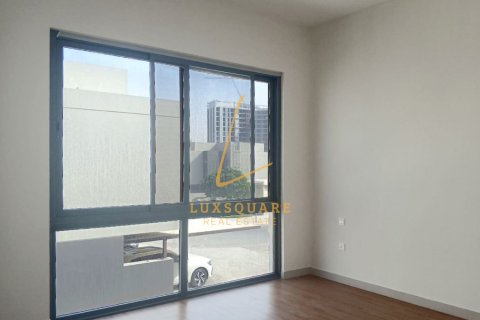 Townhouse in Dubai South (Dubai World Central), Dubai 2 bedrooms, 112 sq.m. № 72627 - photo 11